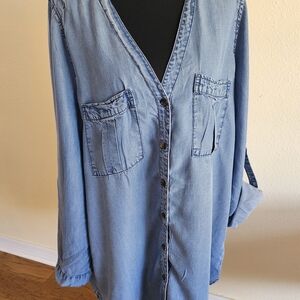 Love Tree LA Blue Denim Look Tunic Top Roll Up Sleeves Size Large
